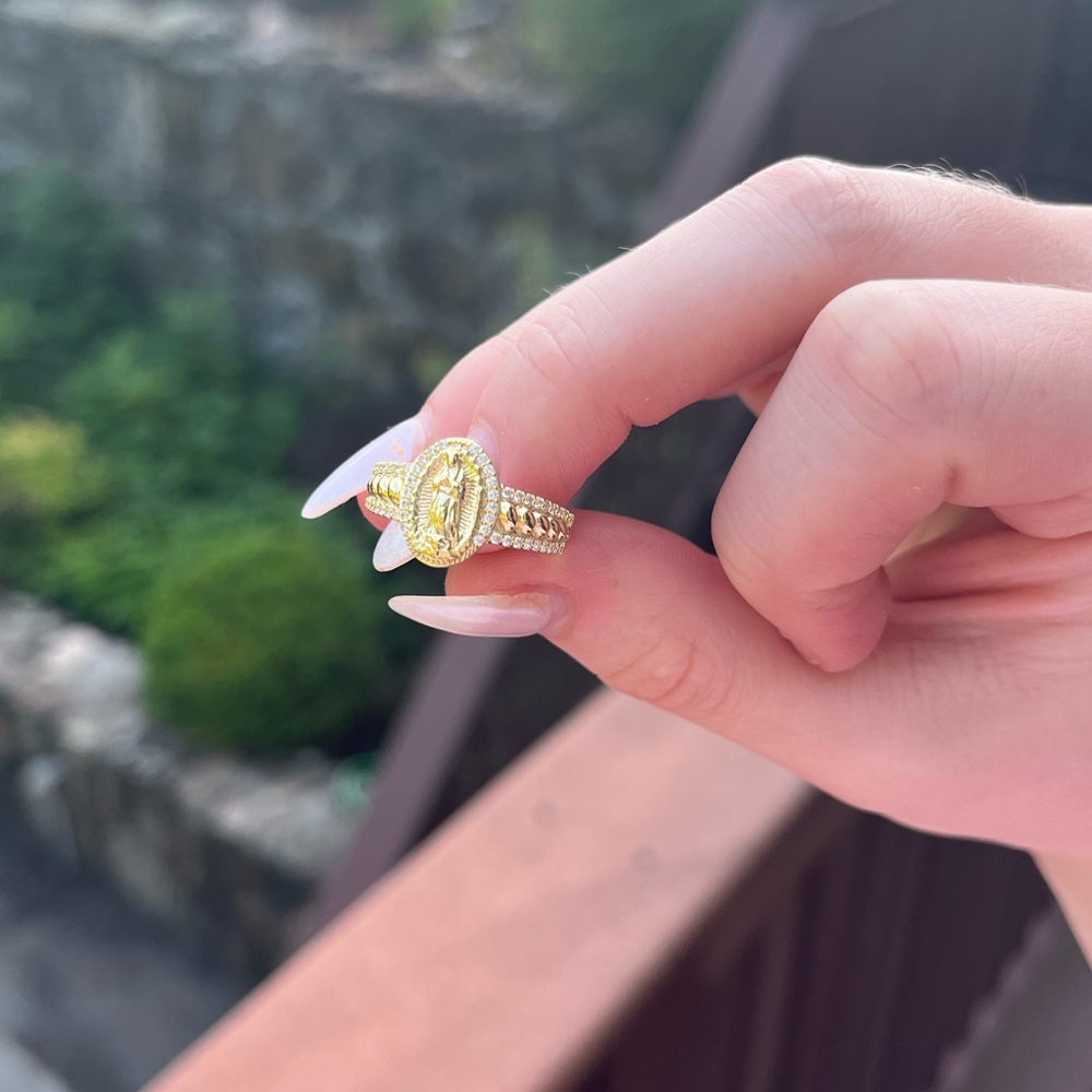 🤍Holy Mary gold ring Size 7🤍